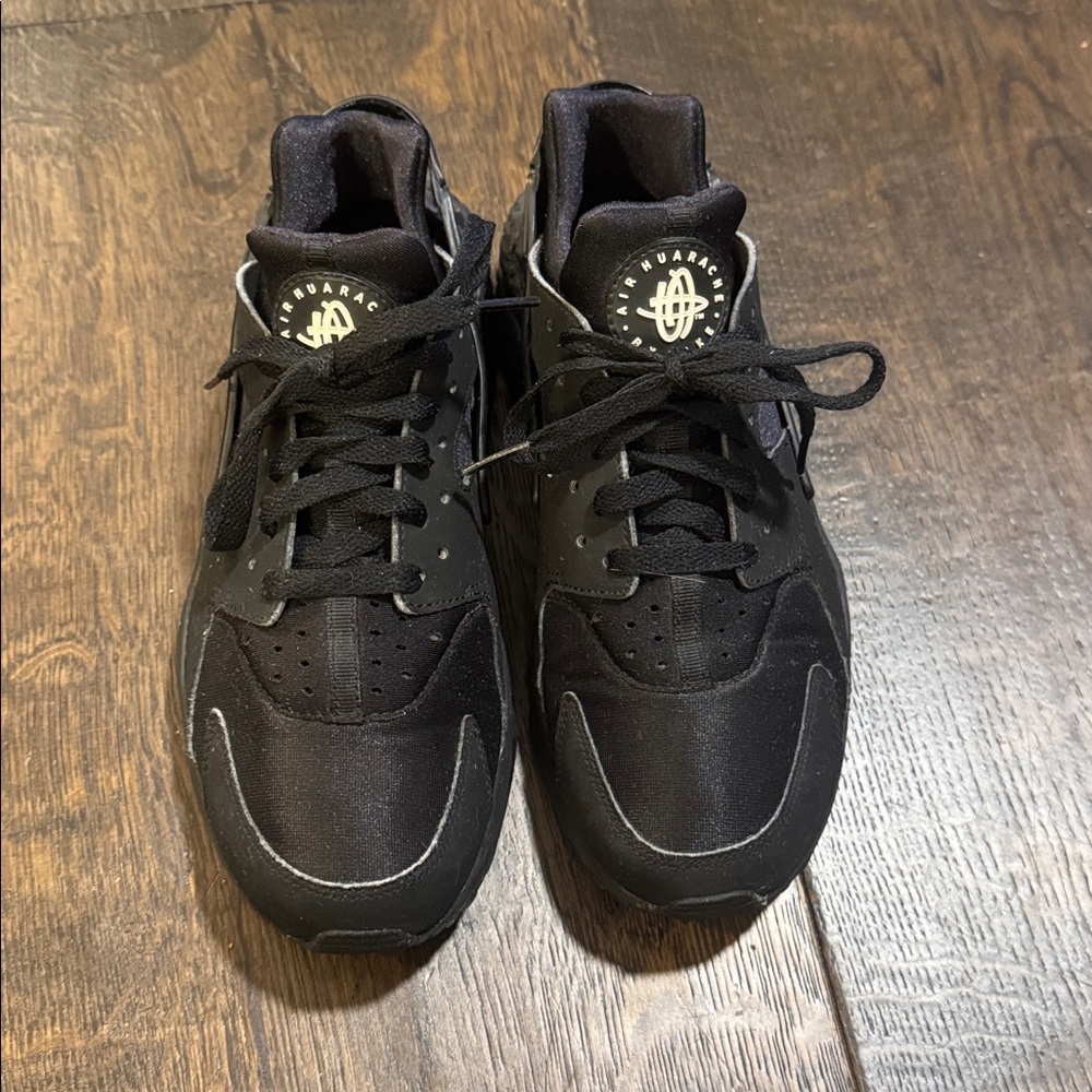 Nike Air Huarache Sneakers - Picture 11 of 17